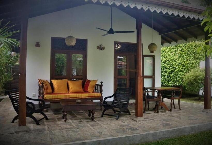 Standard Bungalow Gartenblick, Lilly House