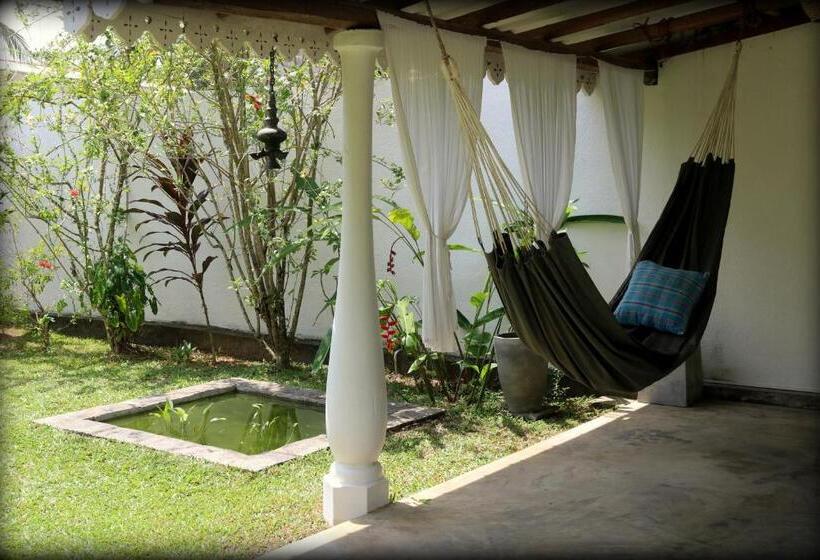 Standard Bungalow Gartenblick, Lilly House