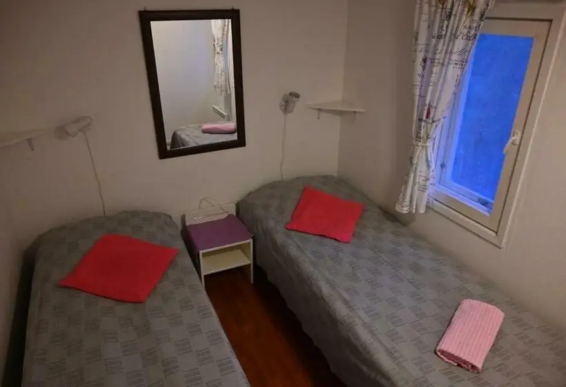 اتاق استاندارد با سرویس بهداشتی مشترک, Hostel Ukonlinna