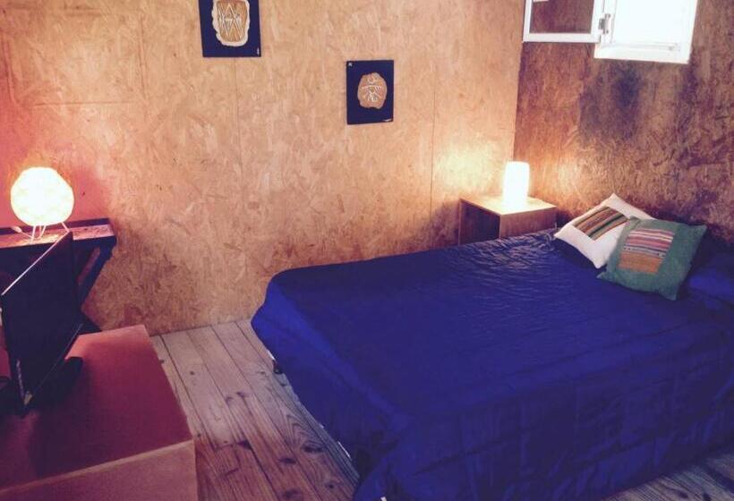 اتاق اجرایی, Hostel Vente Al Diablo