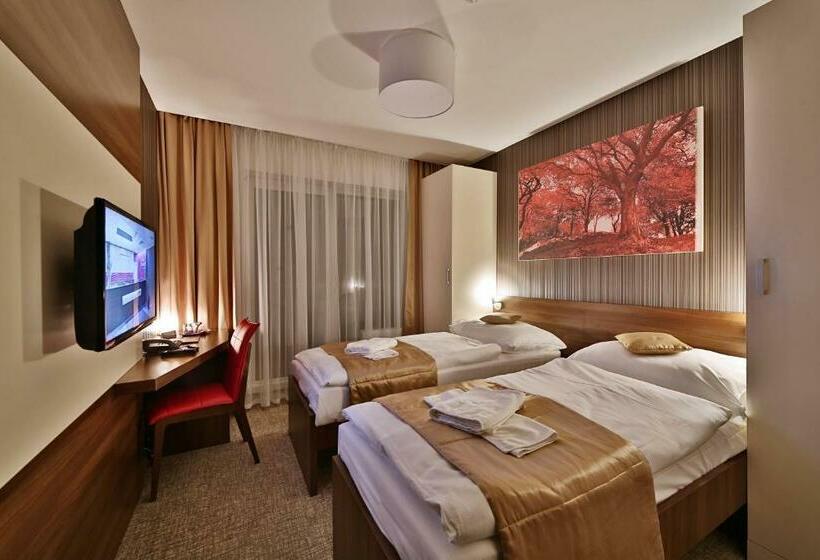 Номер Стандарт, Alexander