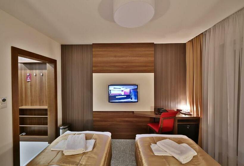 Номер Стандарт, Alexander