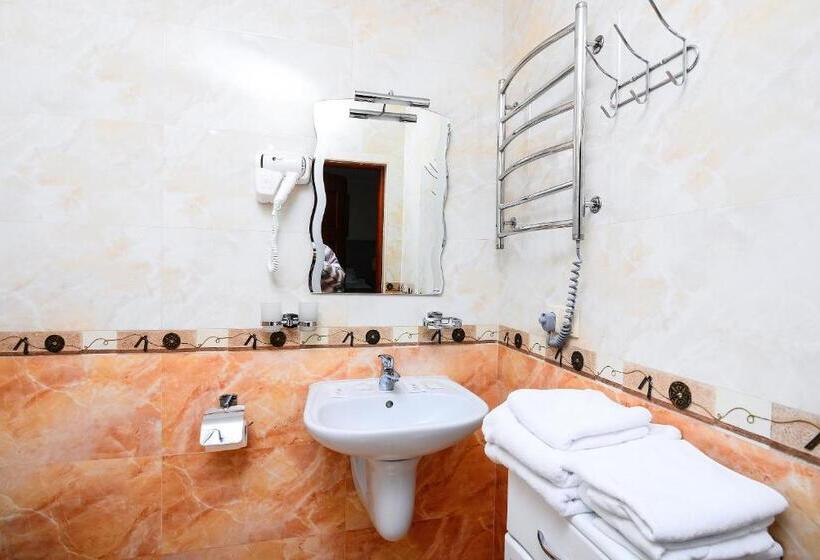 اتاق استاندارد, Dianna