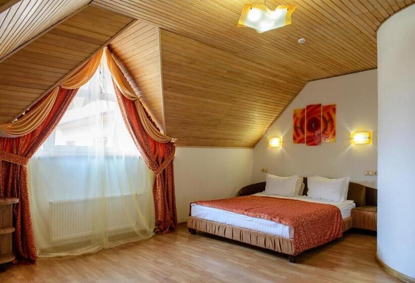 سوییت جونیور, Dianna