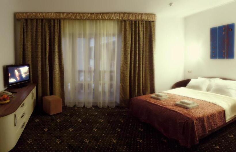 سوییت جونیور, Dianna