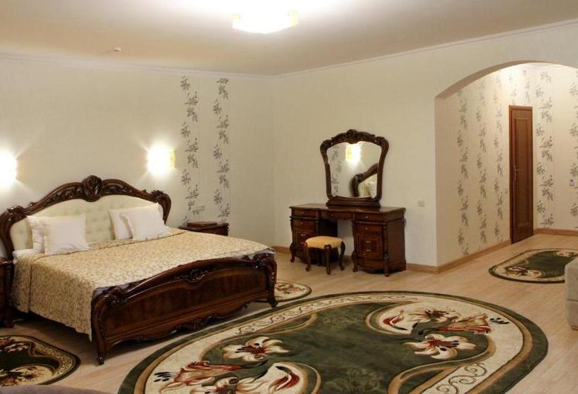 سوییت جونیور, Dianna