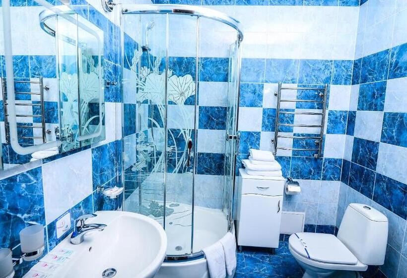 اتاق استاندارد با بالکن, Dianna