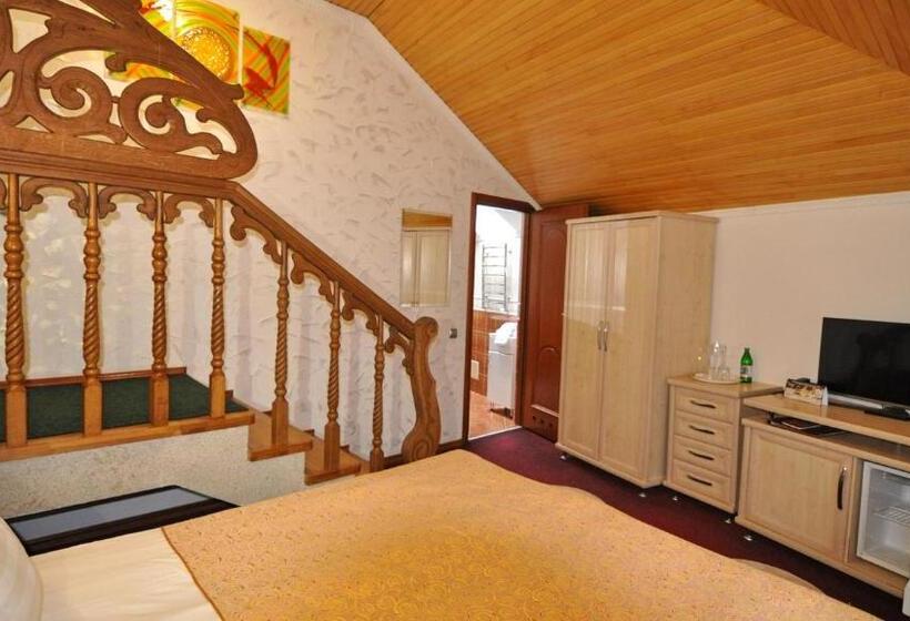 اتاق اکونومی, Dianna