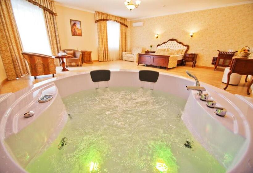 اتاق لوکس, Dianna