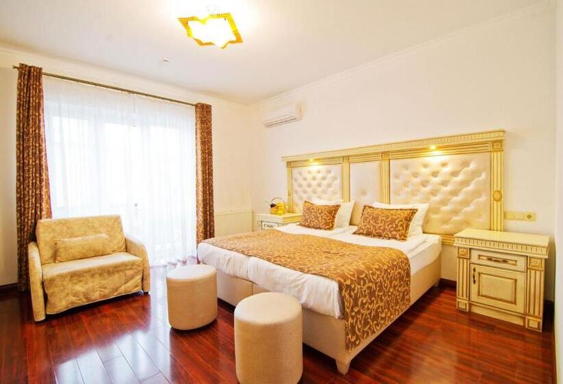 سوییت جونیور, Dianna