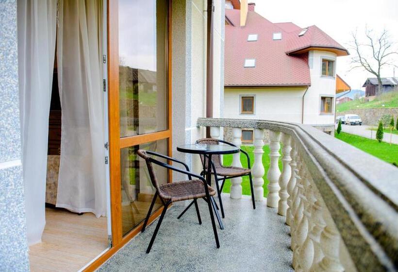 سوییت جونیور, Dianna