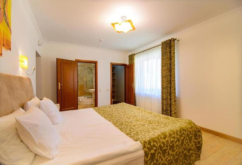 اتاق راحتی, Dianna