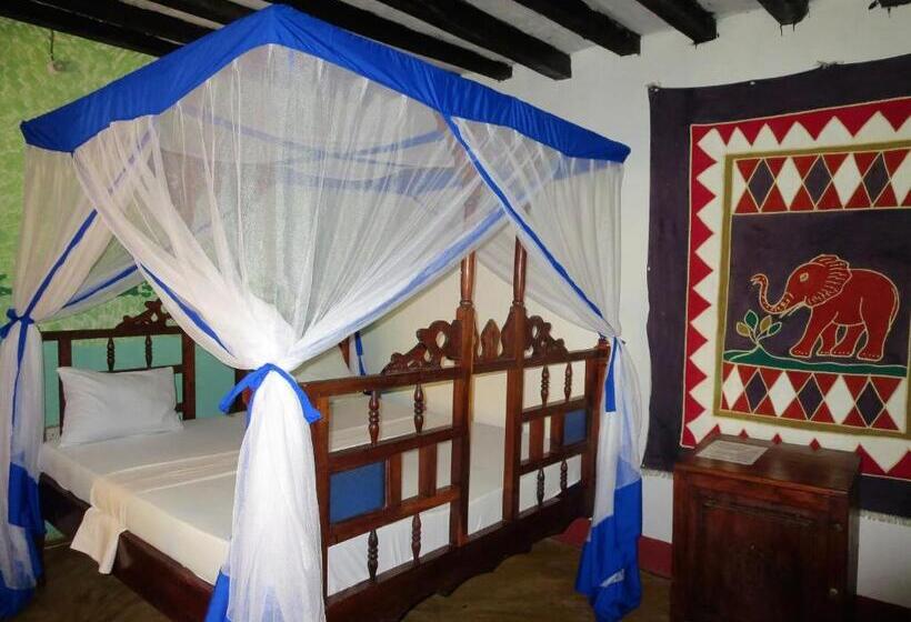 بنجلو قياسى مطلّ علي الحديقة, Santa Maria Coral Park