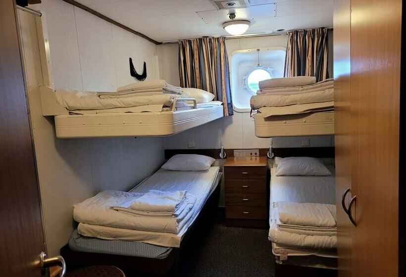 Четырехместный Номер Стандарт, Laivahostel S/s Bore