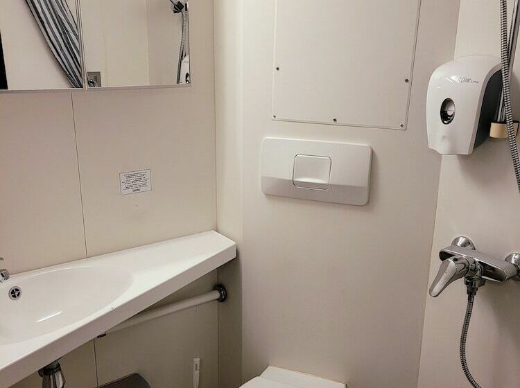 Четырехместный Номер Стандарт, Laivahostel S/s Bore