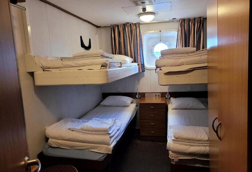 Четырехместный Номер Стандарт, Laivahostel S/s Bore