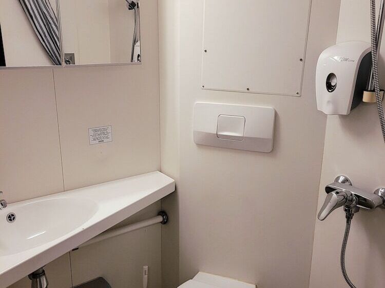 Номер Стандарт Трехместный, Laivahostel S/s Bore