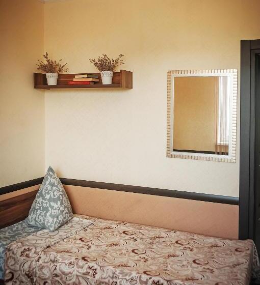 غرفة قياسية ثلاثية, Avto Spa