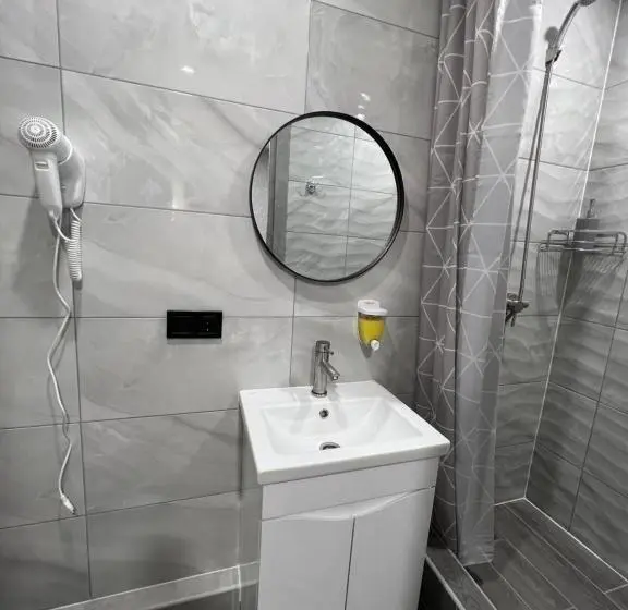 Standard Yhden Hengen Huone, Avto Spa