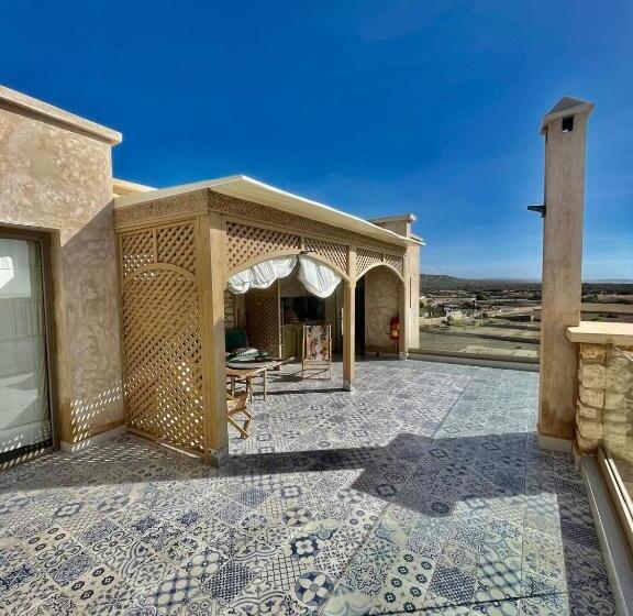 اتاق لوکس با چشم‌انداز دریا, Roof Top Room  Le Chemin D Iskoa