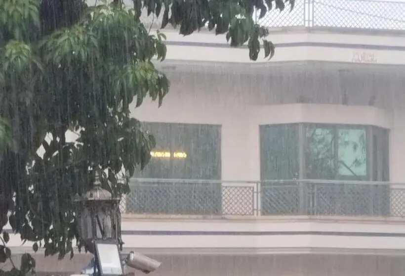 اتاق خانوادگی, Comfort Inn Luxury Living Guest House