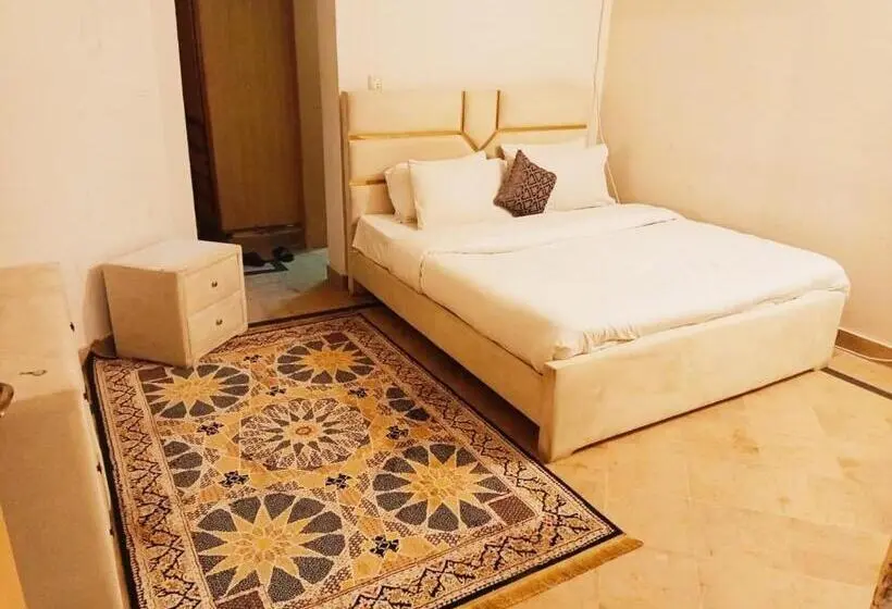 اتاق خانوادگی, Comfort Inn Luxury Living Guest House