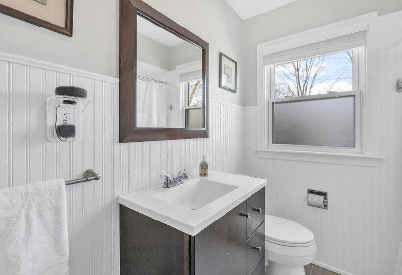 جناح عائلي, The Dawdy Haus Bed And Breakfast