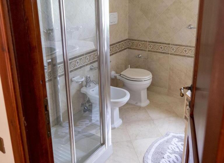 디럭스 룸 킹사이즈 침대, Assisi Villa Simi