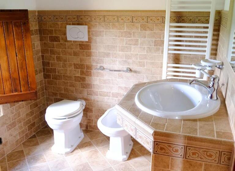 스위트, Assisi Villa Simi