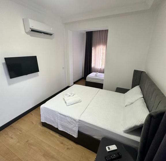 اتاق استاندارد سه نفره, Davidson Boutique