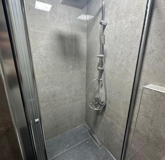 اتاق استاندارد یک نفره, Davidson Boutique