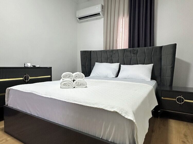 اتاق استاندارد سه نفره, Davidson Boutique