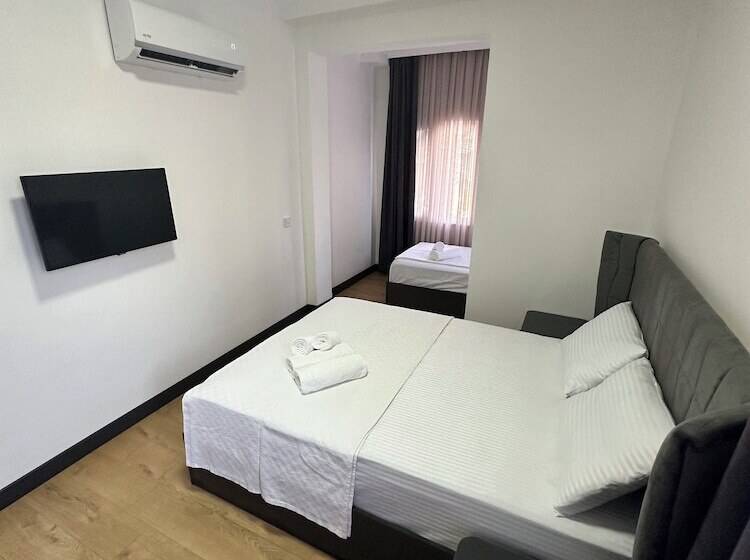 اتاق استاندارد سه نفره, Davidson Boutique