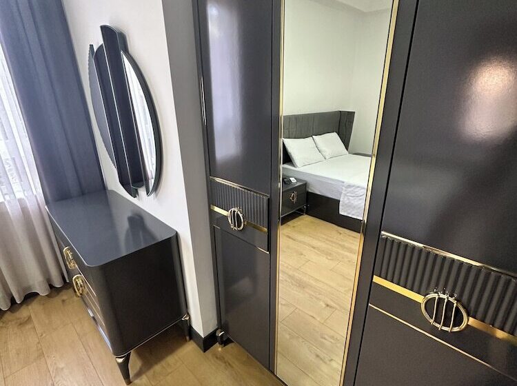 اتاق استاندارد سه نفره, Davidson Boutique