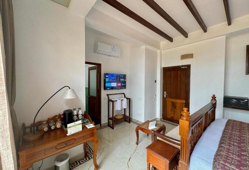 חדר דלוקס נוף לים, La Plage Seaview Suites