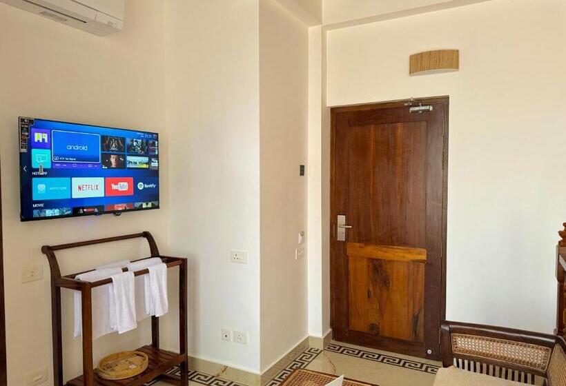 חדר דלוקס נוף לים, La Plage Seaview Suites