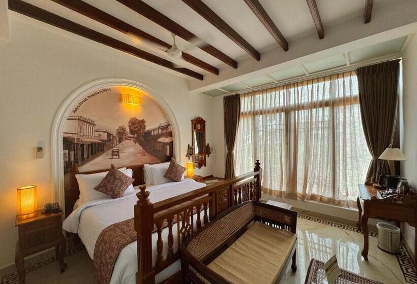 חדר דלוקס נוף לים, La Plage Seaview Suites