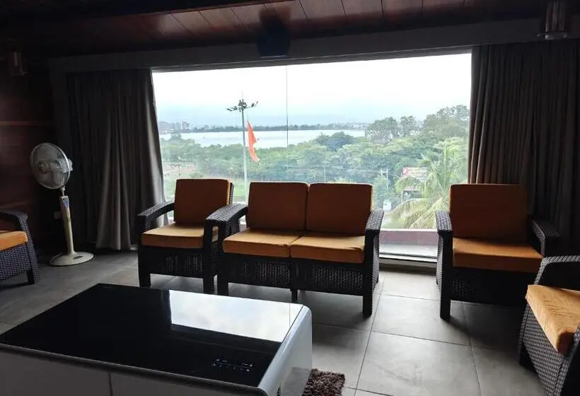 Suite with lake view, Siddharth Lake View Penthouse