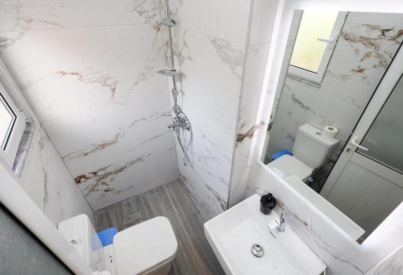 اتاق استاندارد سه نفره, Guesthouse Noke