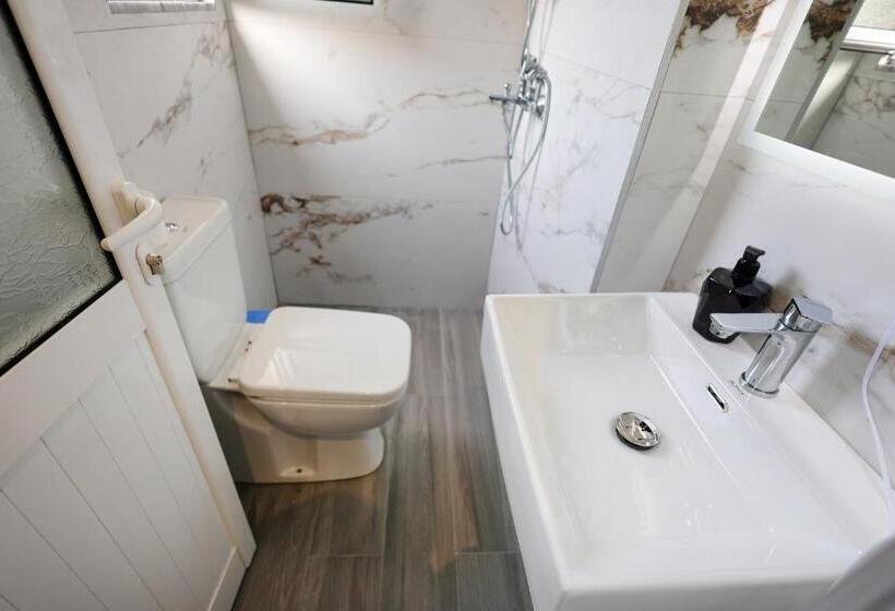 اتاق استاندارد سه نفره, Guesthouse Noke