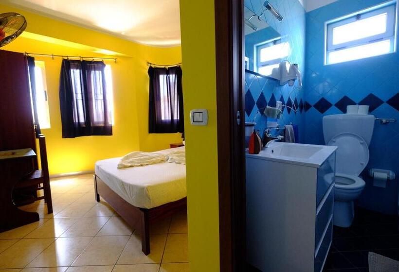 اتاق استاندارد یک نفره, Casa Comba
