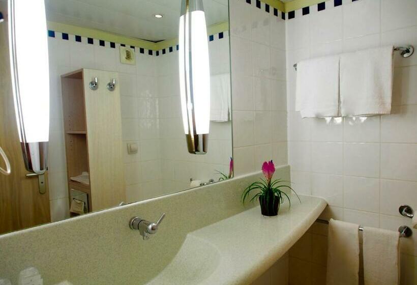 اتاق استاندارد, Relais De L’hermitage Saint Gilles