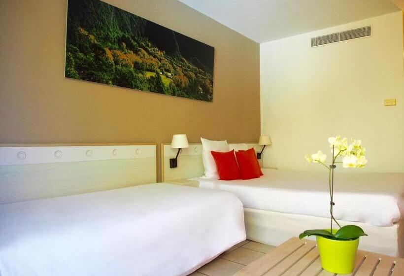 اتاق خانوادگی, Relais De L’hermitage Saint Gilles