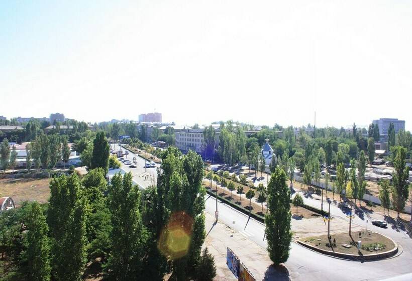 이코노미 룸, Tourist