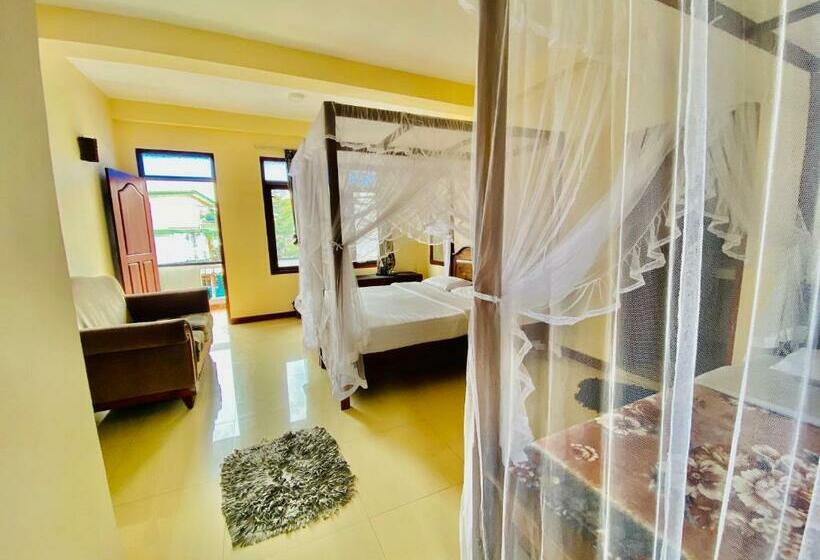 Quarto Triplo Deluxe, Sri Lak Residence