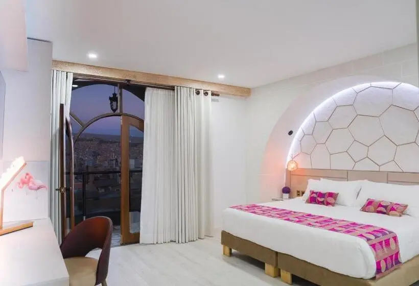اتاق لوکس با بالکن, Illampu Art Boutique