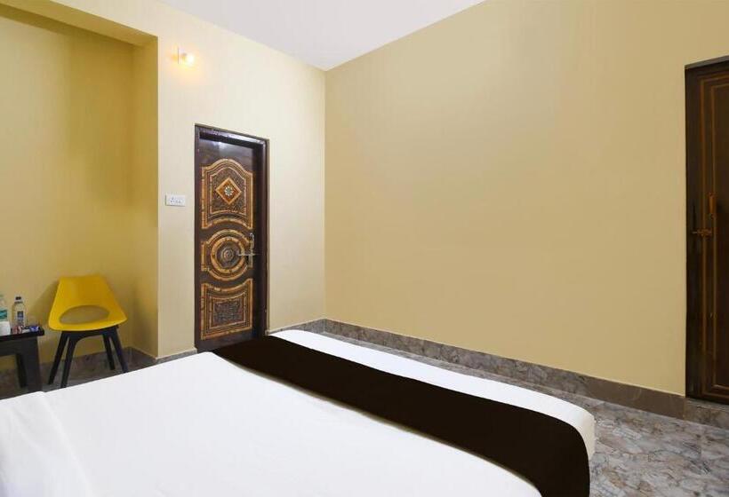 اتاق کلاسیک سه تخته, Fabhotel Airport Residency I