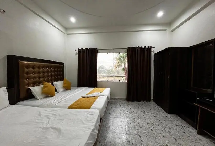 Standard Kolmen Hengen Huone, Vrinda Sarovar
