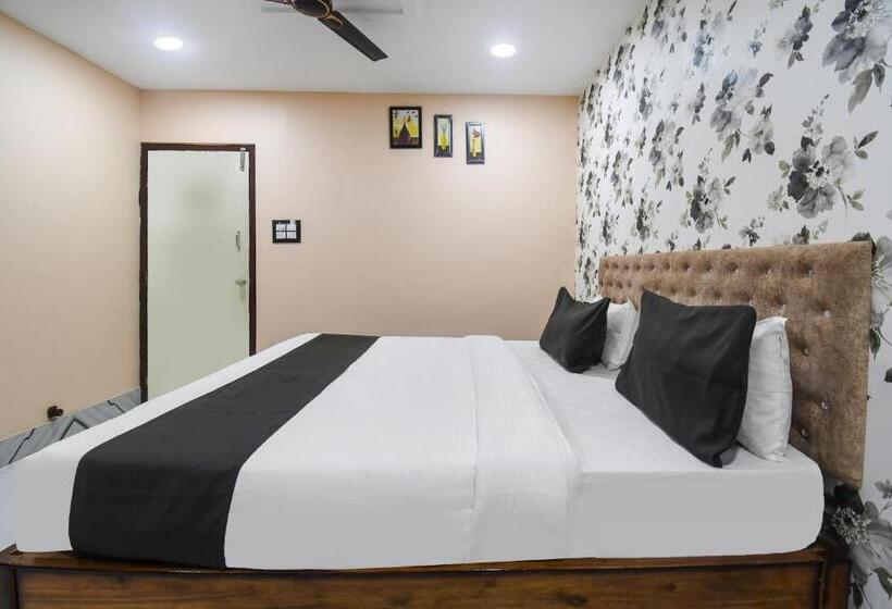 اتاق کلاسیک سه تخته, Oyo Hotel Silver Star