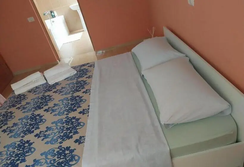 Standard-huone, Serena House